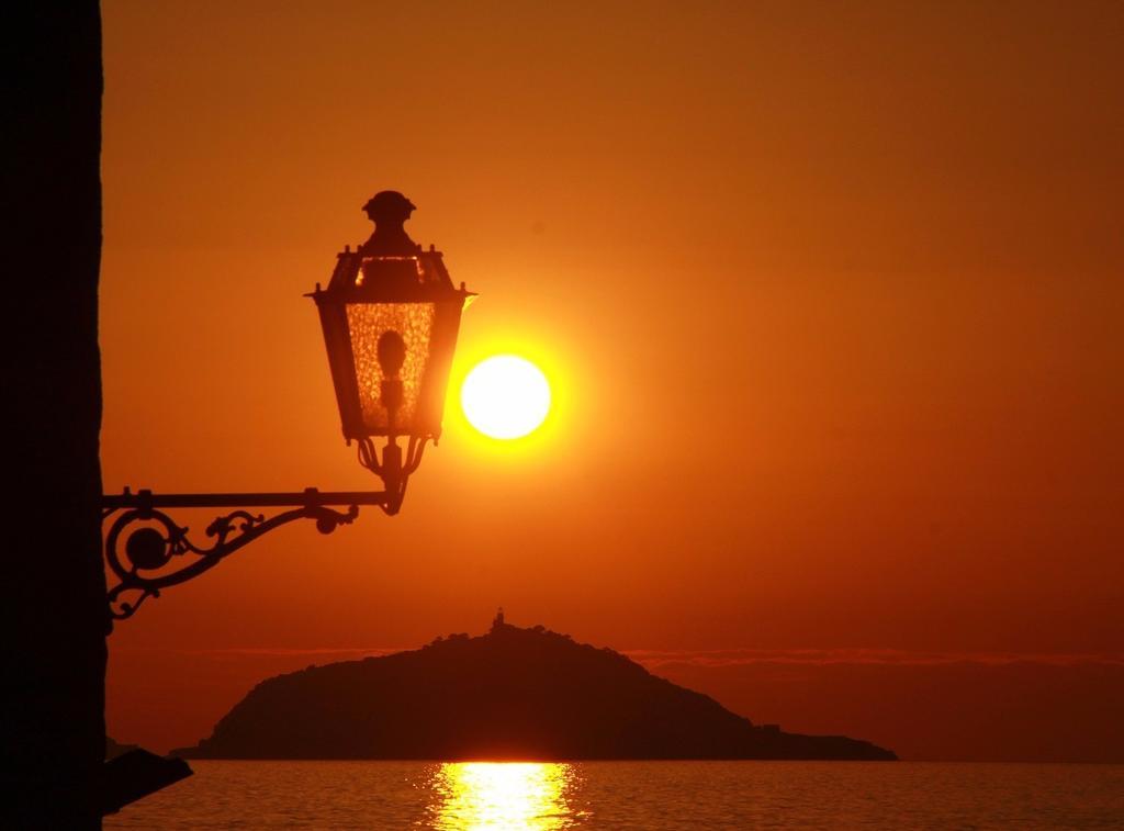 Casa A Lerici Nell'Antico Borgo Villa Exterior photo